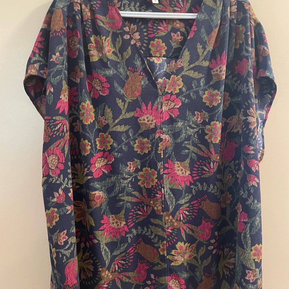 Reitmans Navy and Pink Floral Blouse